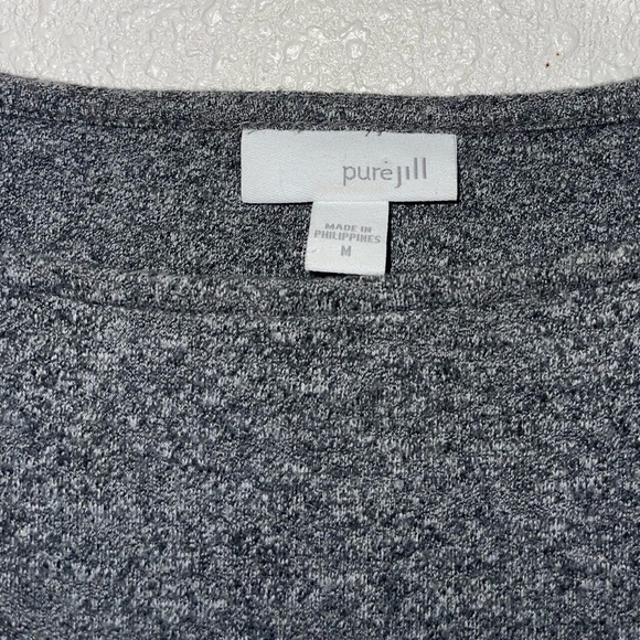 Pure Jill Women's Gray, Long Sleeve, Scoop neck w/ Front pockets Tunic. Size Med - Picture 5 of 5